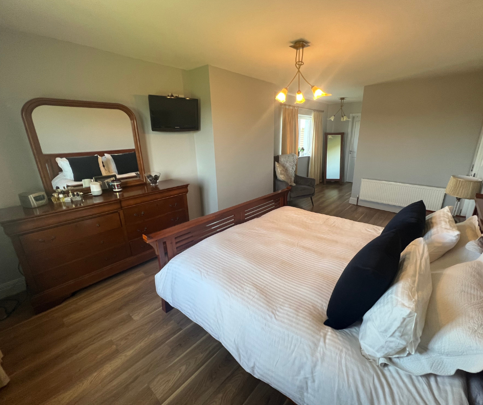 large ensuite bedroom